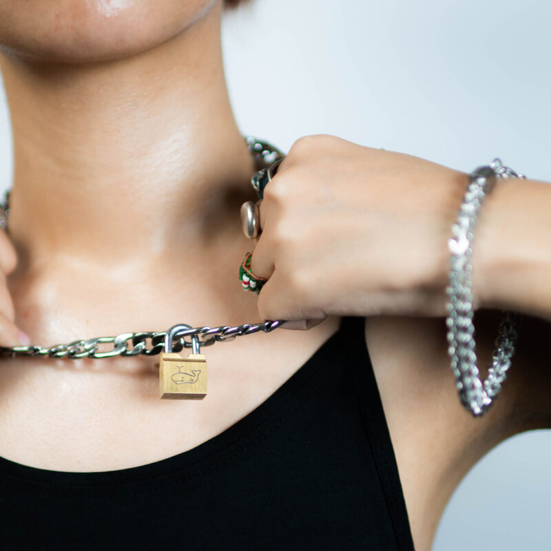 HASAN RAHEEM WHALE LOCK VINTAGE STEEL (CHAMPAGNE GOLD)