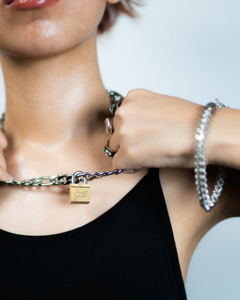 HASAN RAHEEM WHALE LOCK VINTAGE STEEL (CHAMPAGNE GOLD)